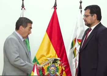 Posesionan a Jorge Akamine como nuevo director del INE