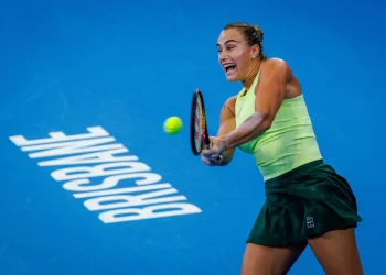 Sabalenka no tiene piedad de Keys y avanza a semifinales en Brisbane