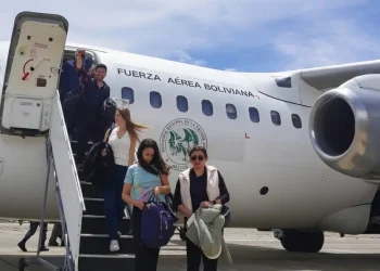 Los turistas a su arribo al aeropuerto de El Alto/Min. de Turismo