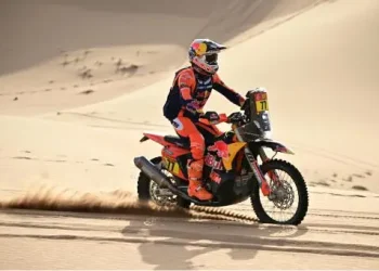 Benavides gana etapa del Dakar en motos y se mete en lucha por el título