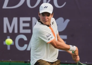 Prado da batalla en el Abierto de Australia ante el suizo Kym