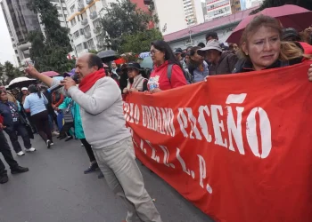 Magisterio mantiene protestas pese a la abrogación del Decreto 5503