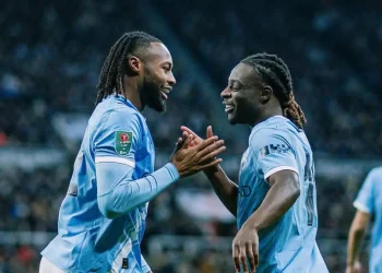 Semenyo y Cherki dejan al City cerca de la final de la Carabao Cup
