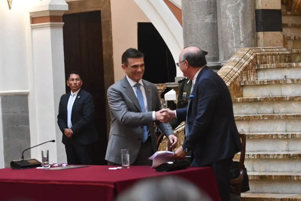 El BID reafirma su confianza en el país y ofrece créditos y proyectos