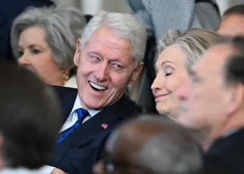 Los Clinton fueron citados por el Congreso/AFP