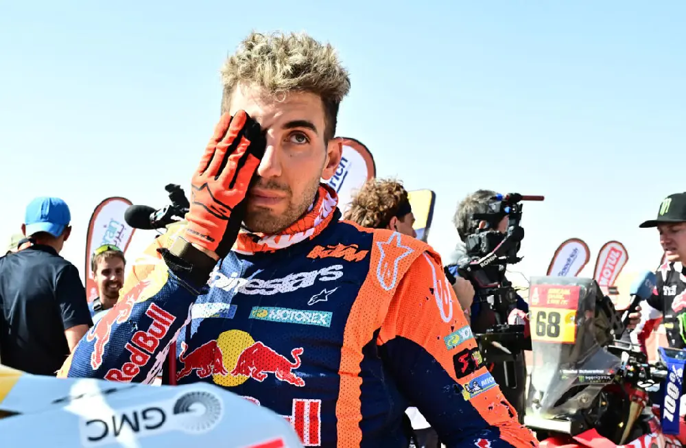 Van Beveren gana la décima etapa del Dakar en motos, Benavides roza el liderato