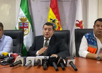 Alcalde cruceño presenta proyectos para acceder a fondos del BID