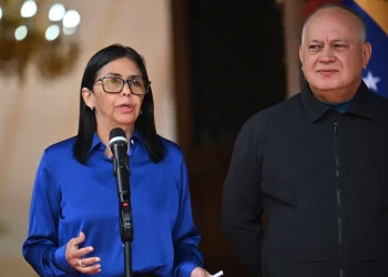 La presidenta interina de Venezuela, Delcy Rodríguez dijo que la charla fue cordial/AFP