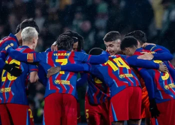 El Barça sufre en Santander pero avanza a cuartos en la Copa del Rey