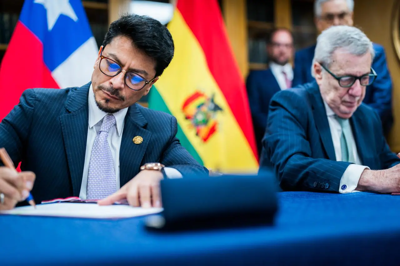 Bolivia y Chile firman memorándum y refuerzan agenda bilateral