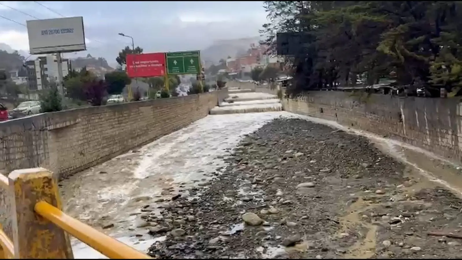 Alcaldía de La Paz atiende 15 auxilios y activa prevención por lluvias
