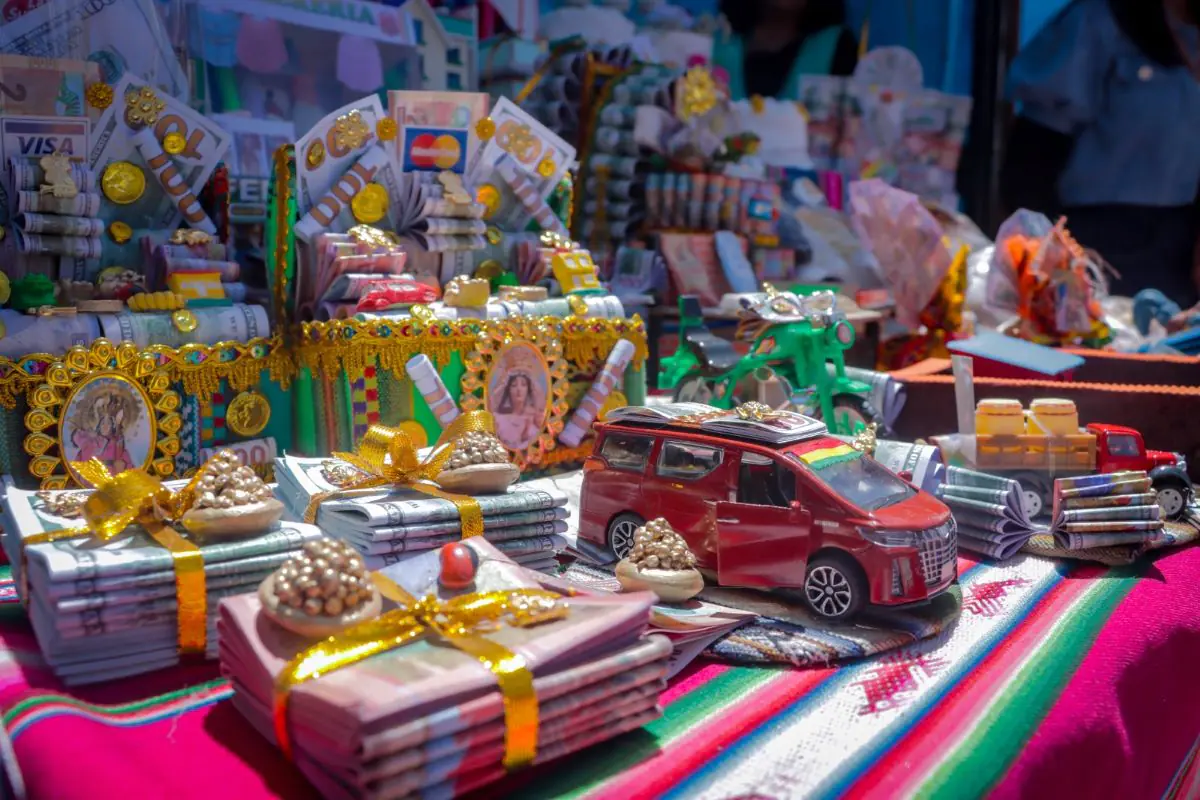 La Alcaldía de El Alto y artesanos lanzaron la feria de la Alasita 2026. FOTO: GAMEA
