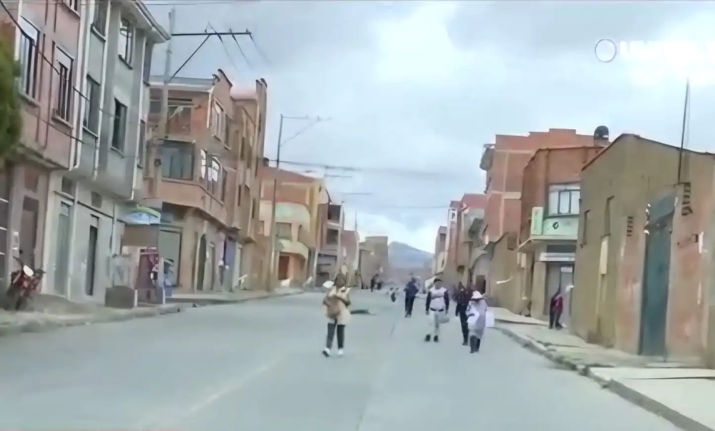 Los vecinos cerraron el paso a los minibuses/Captura de pantalla