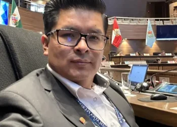 Senador del PDC insta a renunciar al crédito telefónico de Bs 600 mensuales