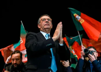 Portugal: candidato socialista sorprende y pasa en primer lugar al balotaje