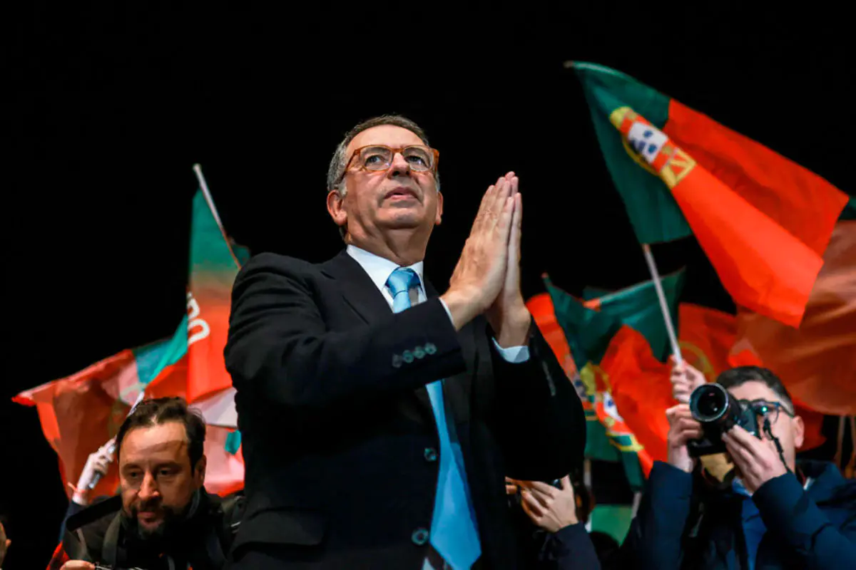 Portugal: candidato socialista sorprende y pasa en primer lugar al balotaje