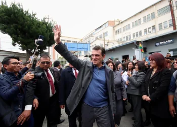 Presidente Paz justifica endeudamiento externo para ‘reactivar y producir’