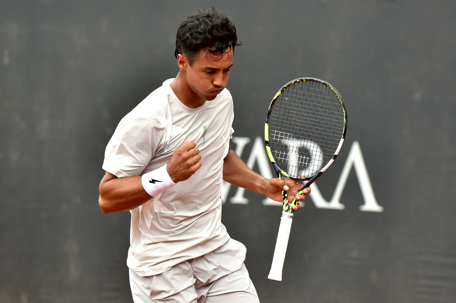 Hugo Dellien triunfa en el inicio del Itajaí Open en Brasil
