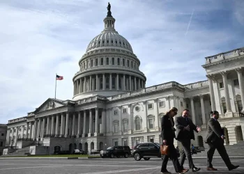 Dos representantes del Senado de EEUU llegan a Bolivia