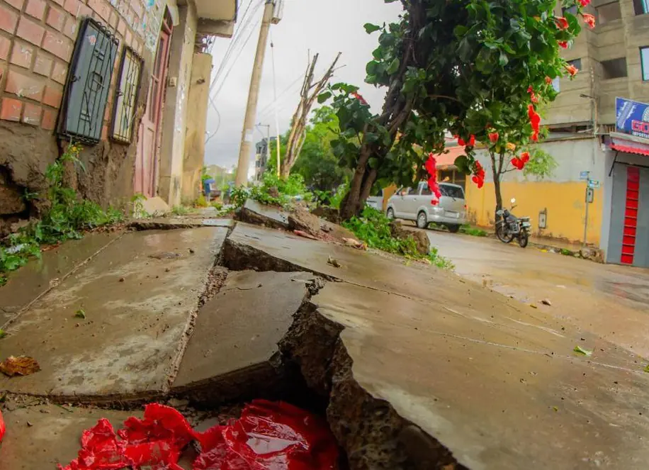 Las calles de la OTB Nuevo Amanecer está agrietadas/Margen Noticioso