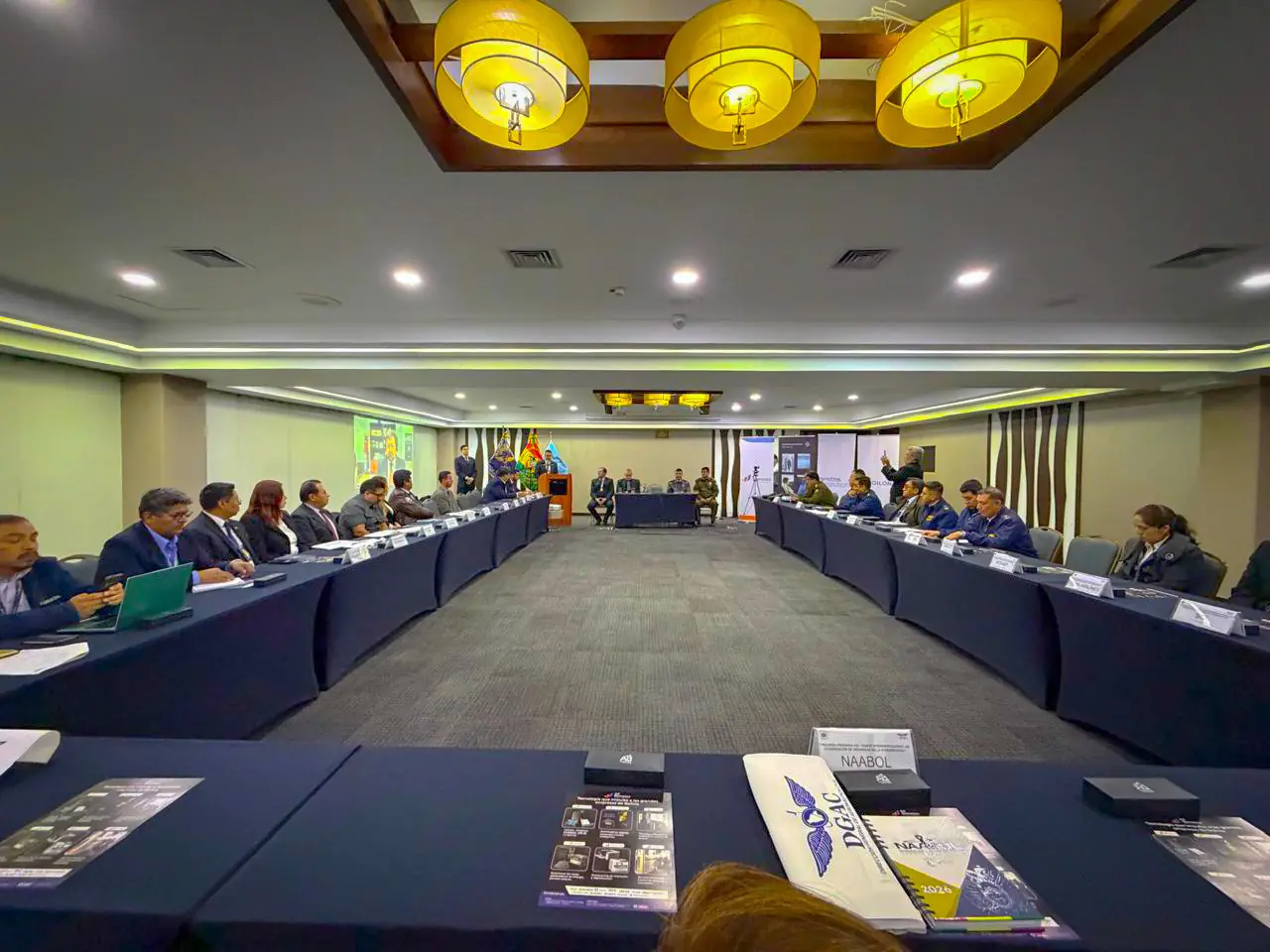 Bolivia refuerza seguridad aérea con comité interinstitucional