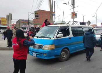 Funcionarios municipales realizan el control para evitar trameajes. FOTO: GAMEA