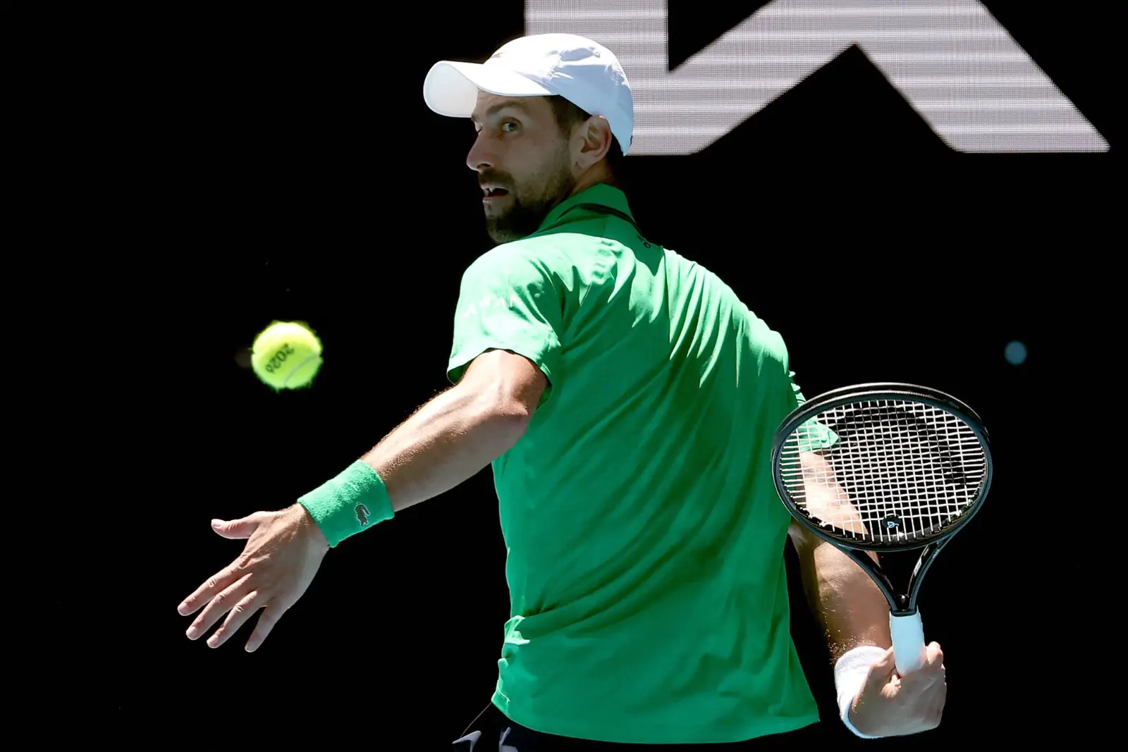 Djokovic y Sinner muestran credenciales en el Open de Australia