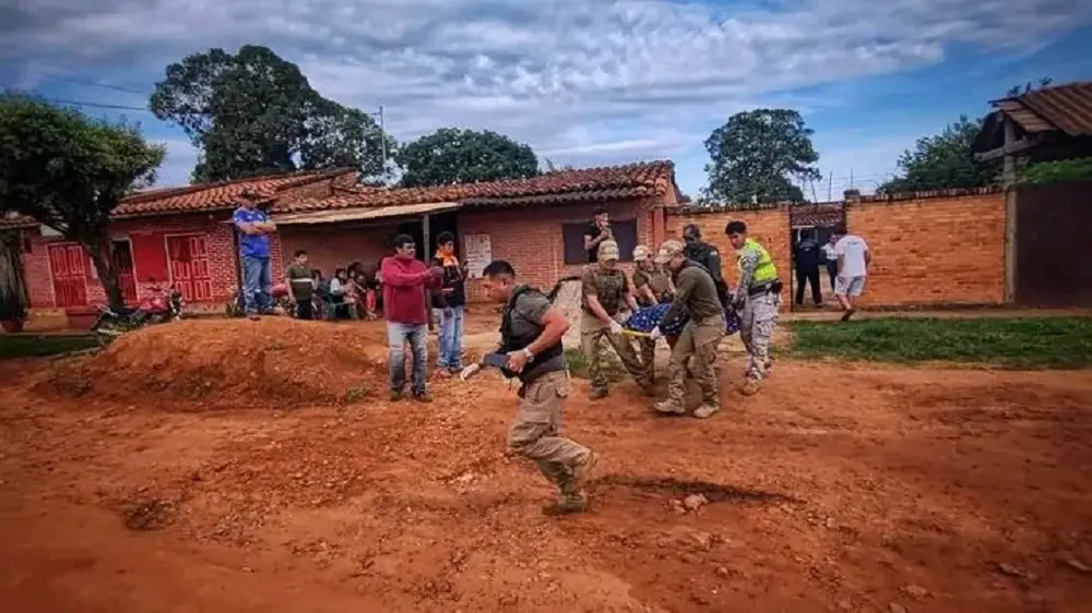 La Policía retira el cuerpo de la víctima/RRSS