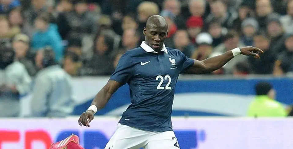 El mundialista Eliaquim Mangala está a nada de llegar a Oriente