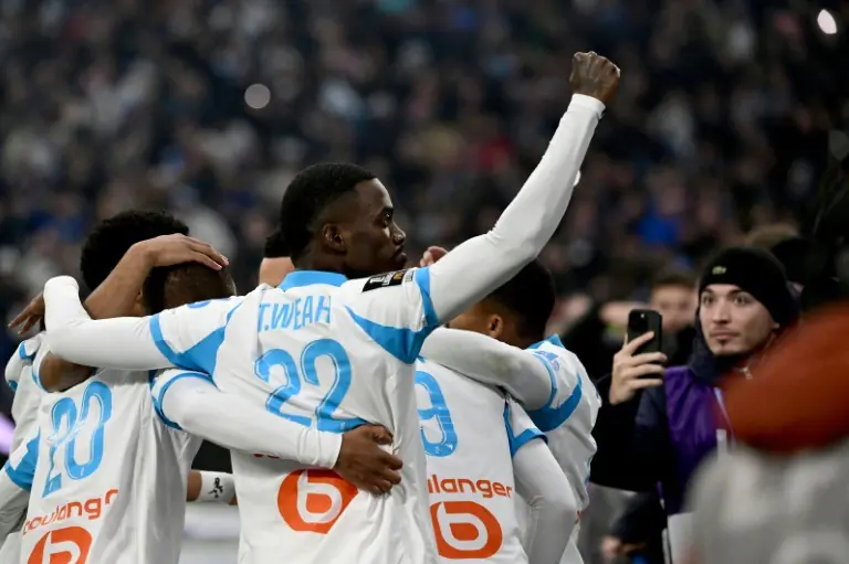 Lens pierde la cabeza en Marsella en beneficio del PSG