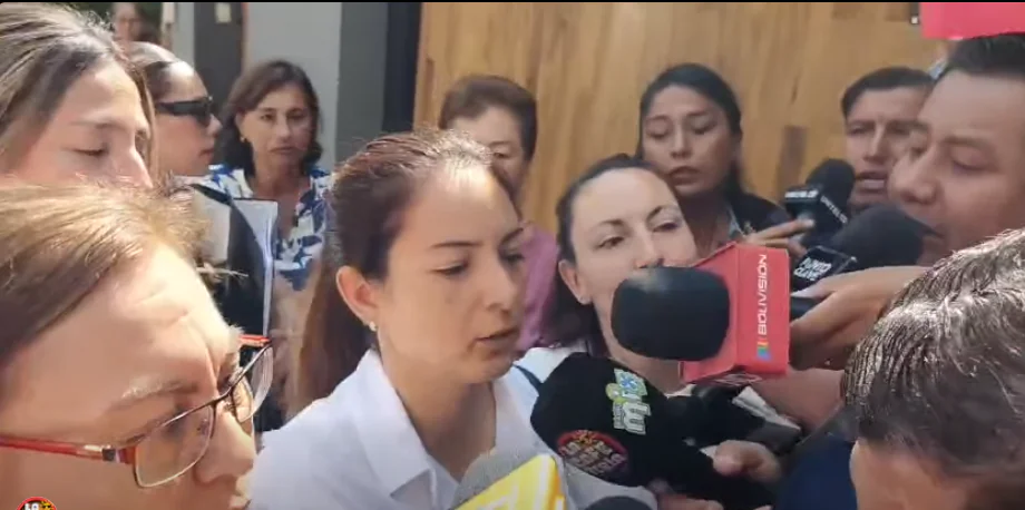Caso ‘maletas’: Exdiputada es aprehendida tras prestar su declaración