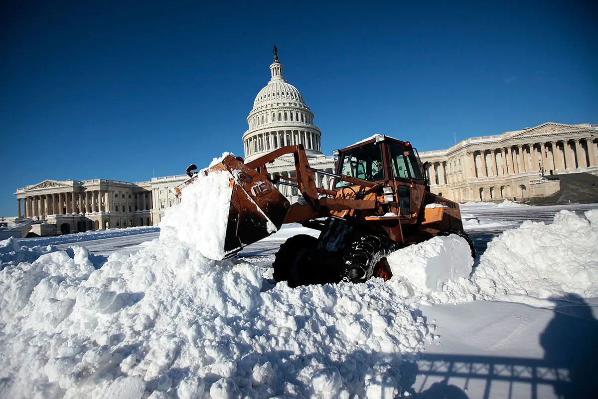 Megatormenta invernal deja 30 muertos en EEUU