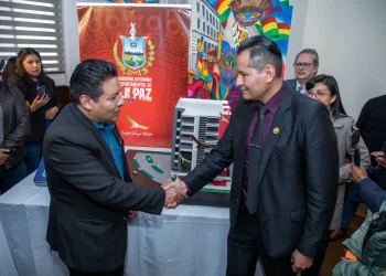 El gobernador de La Paz, Santos Quispe, y el fiscal departamental. Luis Carlos Torrez. FOTO: GADLP