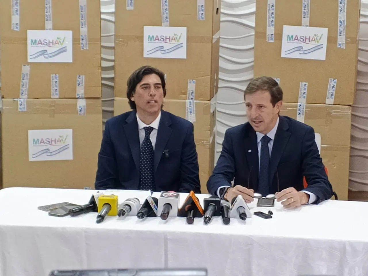 Bolivia e Israel concretan cooperación con donación de purificadores