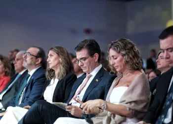 Desde Panamá, Paz firmará un decreto para el sector constructor, según Lupo