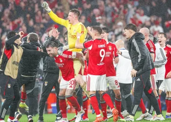 Mourinho condena al Real Madrid a los playoffs en un final de infarto