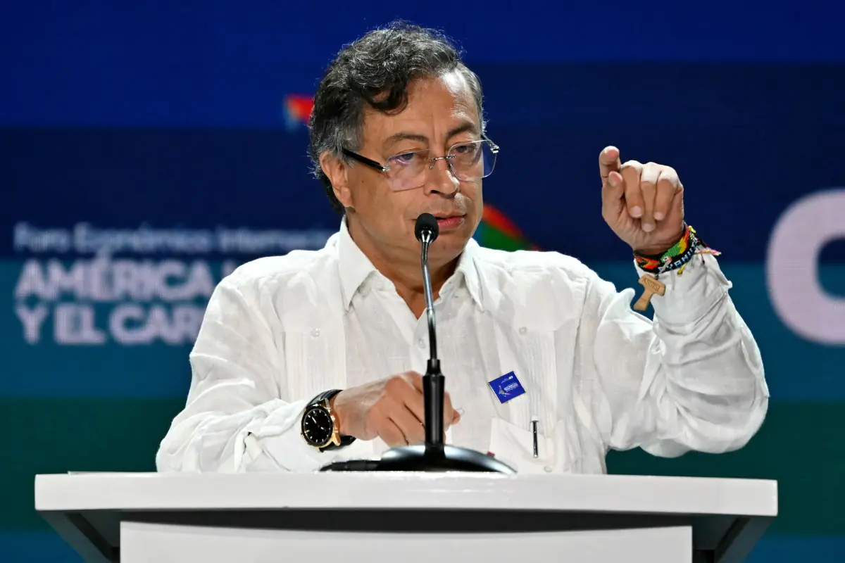Petro durante su intervención en el foro de CAF/AFP