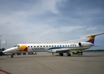 La aeronave perdió contacto con la torre antes del aterrizaje/AFP
