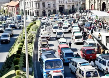 La Alcaldía de La Paz instalará GPS a minibuses, buses escolares y radiotaxis. FOTO: GAMLP