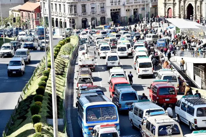 La Alcaldía de La Paz instalará GPS a minibuses, buses escolares y radiotaxis. FOTO: GAMLP