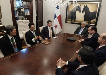 Bolivia y Panamá refuerzan agenda económica y logística bilateral