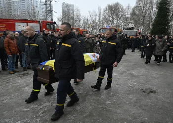 Kiev anuncia que Rusia le entregó otros 1.000 cadáveres de soldados