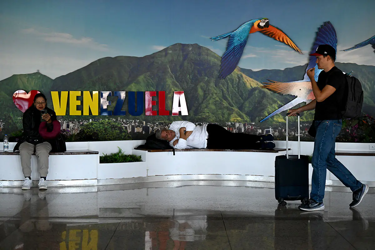 Trump anuncia que ordenó reabrir el espacio aéreo de Venezuela
