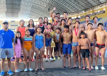 Náutico alza su cuarta copa en el Circuito Nacional de Aguas Abiertas