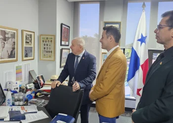 Lara sostiene reunión interinstitucional en sede de Parlatino