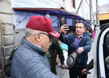 Zúñiga llega a La Paz para buscar su defensa en libertad