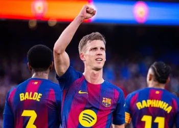 Dani Olmo sufre una luxación en el hombro y no volverá hasta 2026