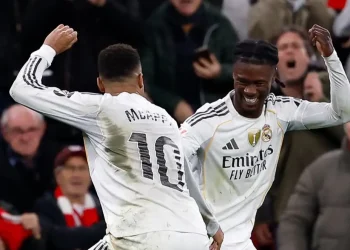 Real Madrid profana la Catedral (3-0) en su persecución al Barcelona