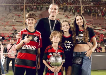 ‘Son eternos’: Filipe Luís aplaude a su plantel por doblete de títulos