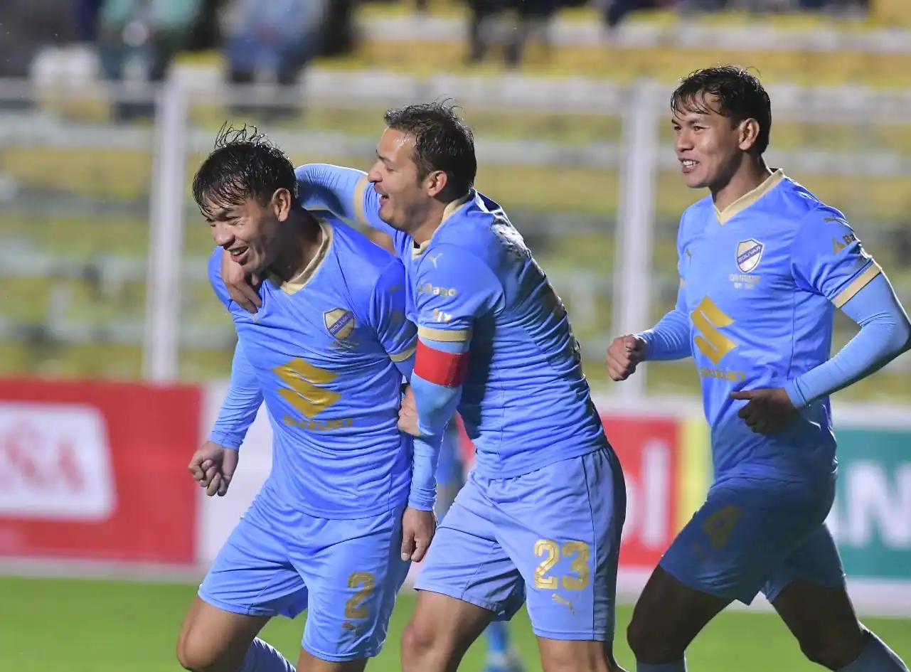 Bolívar golea 5-2 a Nacional y sigue su racha exitosa